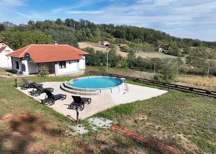 Brusnica Konaci * 고르니 밀라노바츠