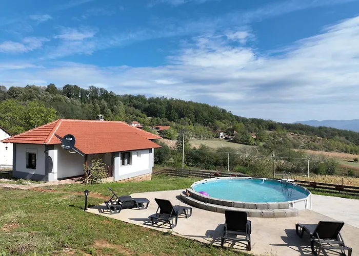 Brusnica Konaci 펜션 *