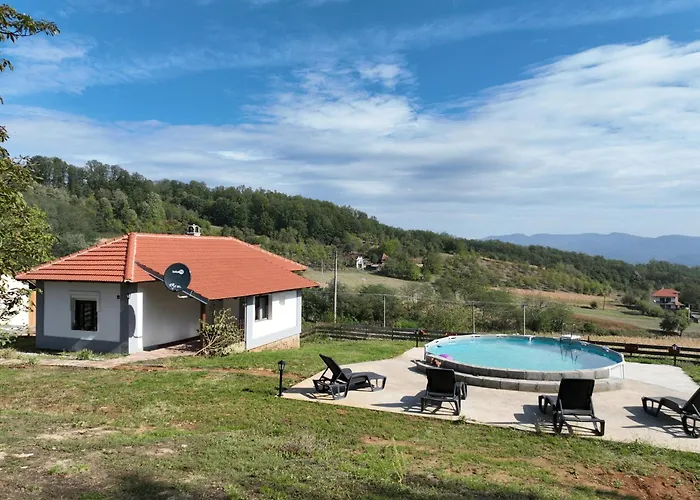 Brusnica Konaci 펜션 고르니 밀라노바츠