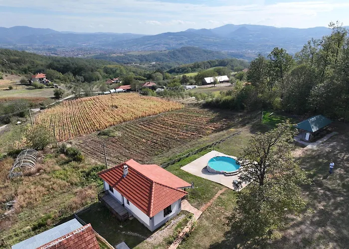 펜션 Brusnica Konaci 고르니 밀라노바츠